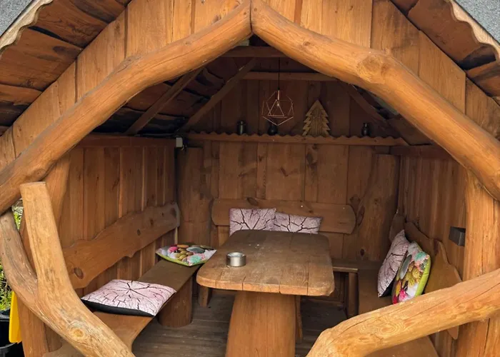 Messe-apartment, 4 Schlafzimmer, 80 Qm, Garten - 6 Km Zur Messe, Verkehrsguenstig, Ruhig, Parkplaetze *