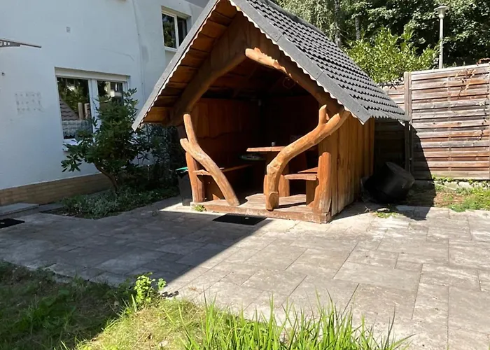 Messe-apartment, 4 Schlafzimmer, 80 Qm, Garten - 6 Km Zur Messe, Verkehrsguenstig, Ruhig, Parkplaetze Appartamento *