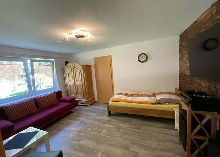 Appartamento Messe-apartment, 4 Schlafzimmer, 80 Qm, Garten - 6 Km Zur Messe, Verkehrsguenstig, Ruhig, Parkplaetze *