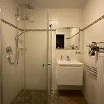 Messe-apartment, 4 Schlafzimmer, 80 Qm, Garten - 6 Km Zur Messe, Verkehrsguenstig, Ruhig, Parkplaetze شقة نورنبيرغ