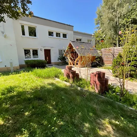 Appartamento Messe-apartment, 4 Schlafzimmer, 80 Qm, Garten - 6 Km Zur Messe, Verkehrsguenstig, Ruhig, Parkplaetze *